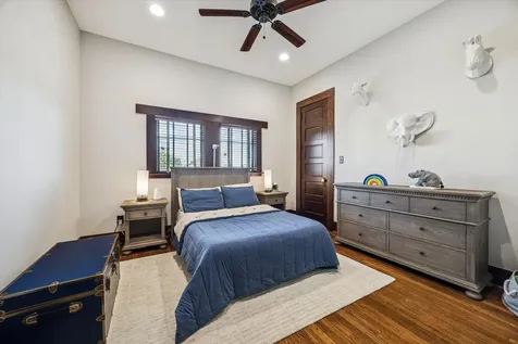 512 Archer Street Houston TX 77009