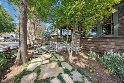 512 Archer Street Houston TX 77009
