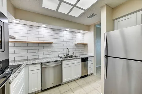 921 Marine Drive 110 Galveston TX 77550