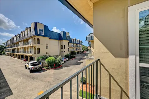 921 Marine Drive 110 Galveston TX 77550