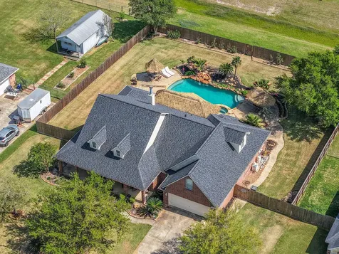 9934 Palm Drive Mont Belvieu TX 77523