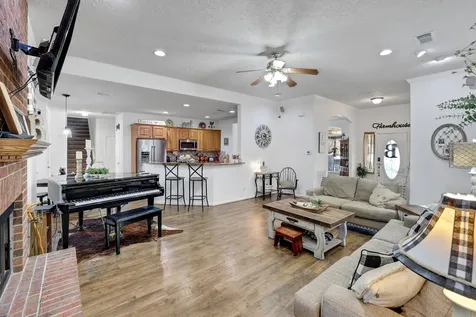 9934 Palm Drive Mont Belvieu TX 77523