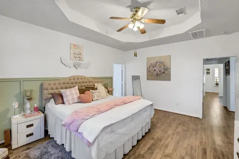9934 Palm Drive Mont Belvieu TX 77523