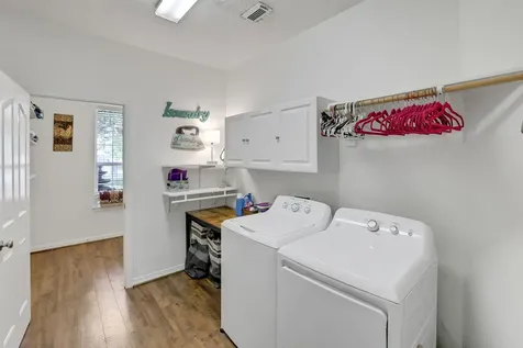 9934 Palm Drive Mont Belvieu TX 77523