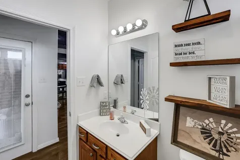 9934 Palm Drive Mont Belvieu TX 77523