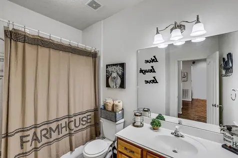 9934 Palm Drive Mont Belvieu TX 77523