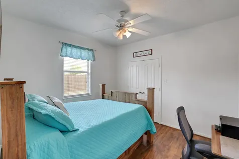 9934 Palm Drive Mont Belvieu TX 77523