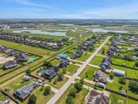 9934 Palm Drive Mont Belvieu TX 77523