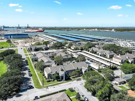 7065 N Holiday Drive Galveston TX 77550