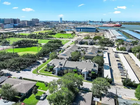 7065 N Holiday Drive Galveston TX 77550