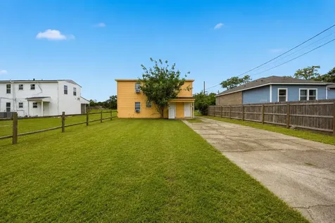 1028 5th Avenue N Texas City TX 77590