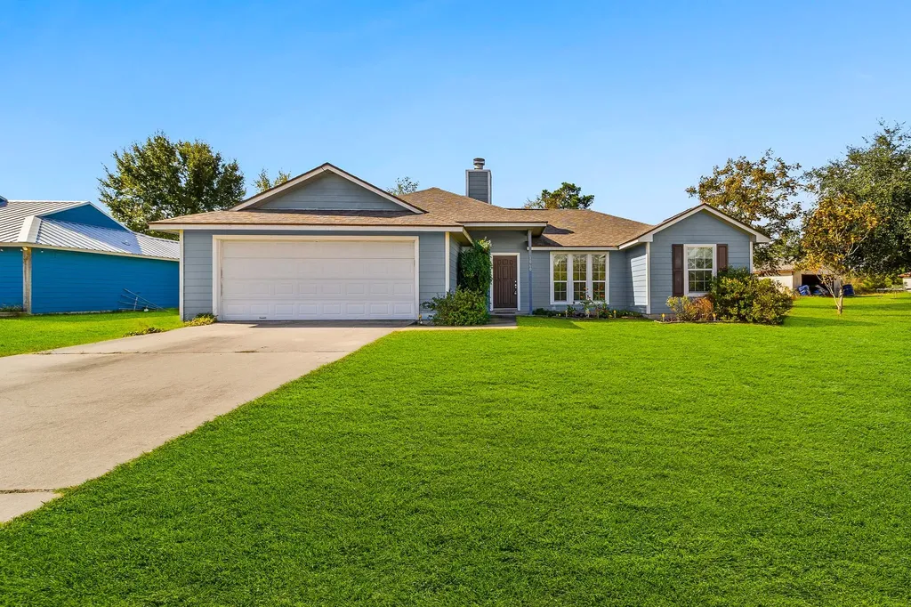 1060 Yaupon Cove Drive Onalaska TX 77360