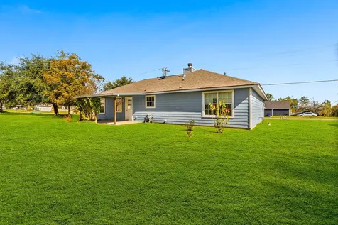 1060 Yaupon Cove Drive Onalaska TX 77360