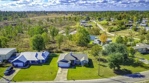 1060 Yaupon Cove Drive Onalaska TX 77360