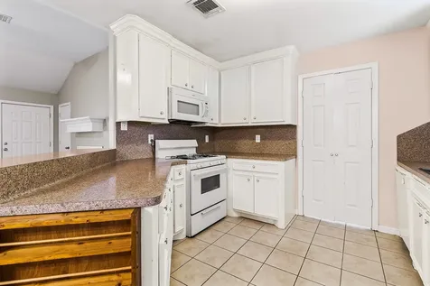 1060 Yaupon Cove Drive Onalaska TX 77360