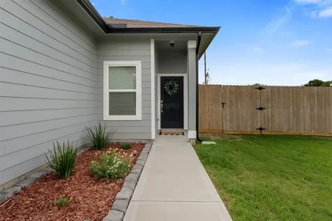 1302 Trinity Street Anahuac TX 77514