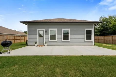 1302 Trinity Street Anahuac TX 77514