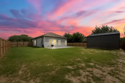 1302 Trinity Street Anahuac TX 77514