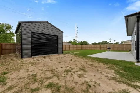 1302 Trinity Street Anahuac TX 77514