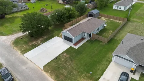 1302 Trinity Street Anahuac TX 77514