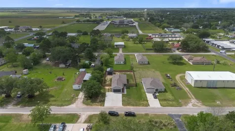 1302 Trinity Street Anahuac TX 77514