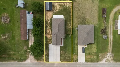 1302 Trinity Street Anahuac TX 77514