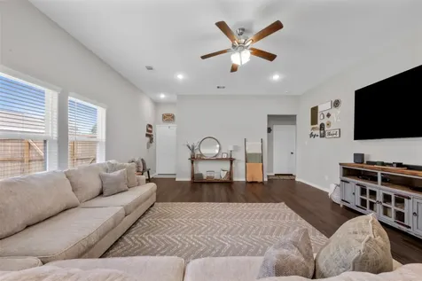 1302 Trinity Street Anahuac TX 77514