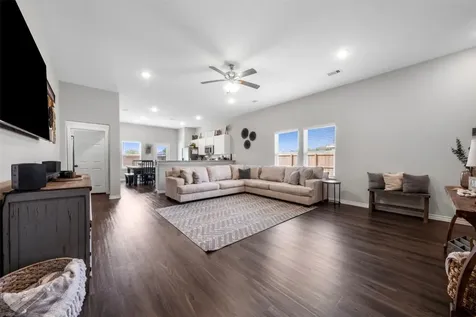 1302 Trinity Street Anahuac TX 77514