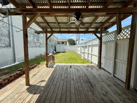 231 W Broad Street Freeport TX 77541