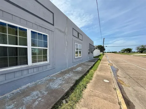 231 W Broad Street Freeport TX 77541