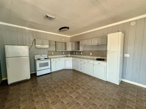 231 W Broad Street Freeport TX 77541