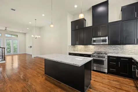 1212 W Dallas Street Houston TX 77019