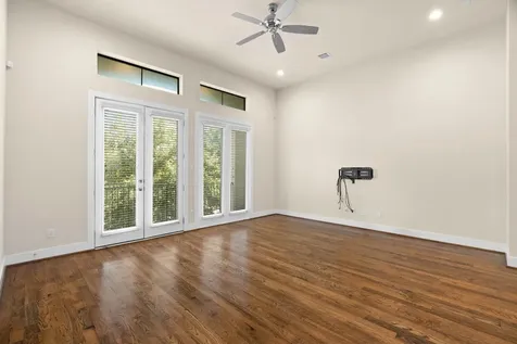 1212 W Dallas Street Houston TX 77019