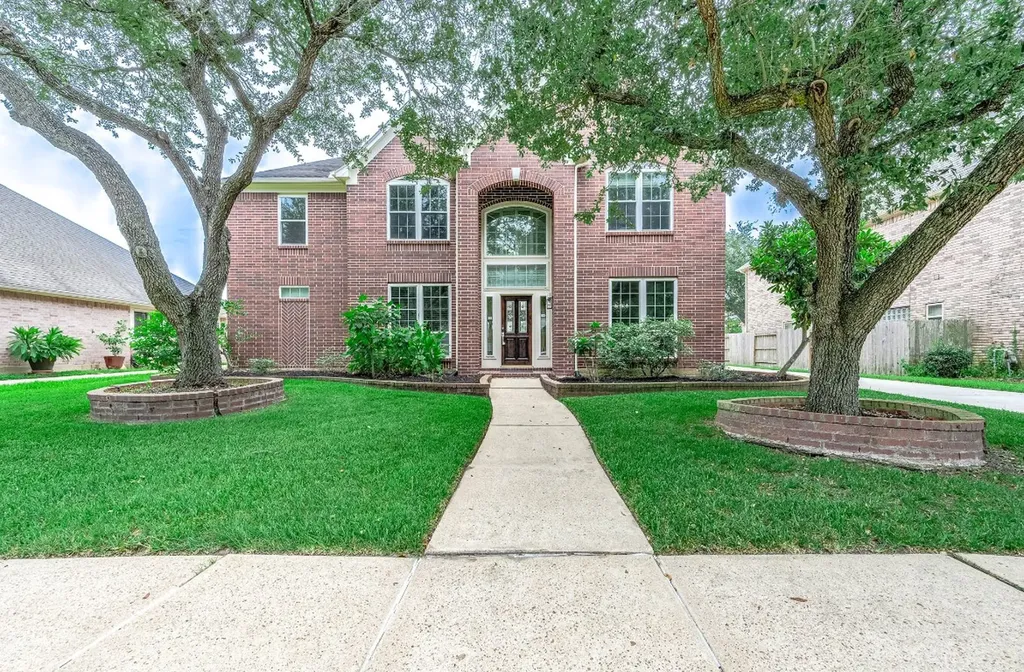 2923 Elsbury Lane Pearland TX 77584