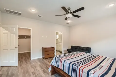 4834 Van Fleet Street Houston TX 77033
