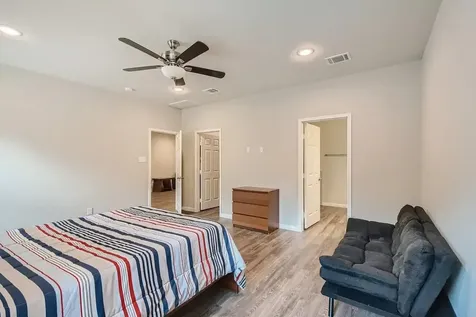 4834 Van Fleet Street Houston TX 77033