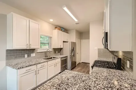 4834 Van Fleet Street Houston TX 77033