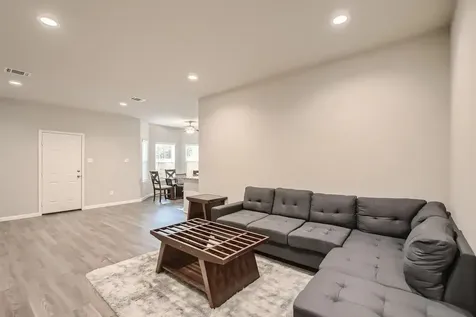 4834 Van Fleet Street Houston TX 77033