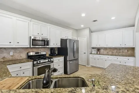 102 Golfview Court Montgomery TX 77356
