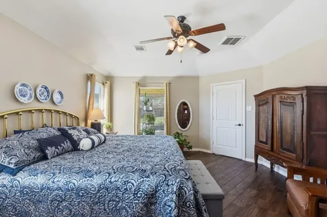 102 Golfview Court Montgomery TX 77356