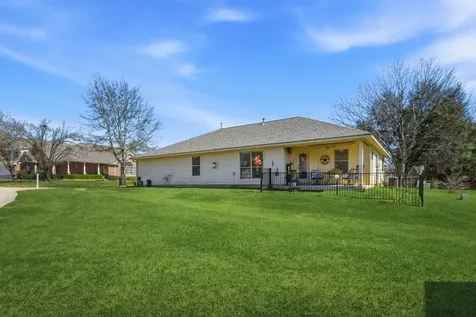 102 Golfview Court Montgomery TX 77356