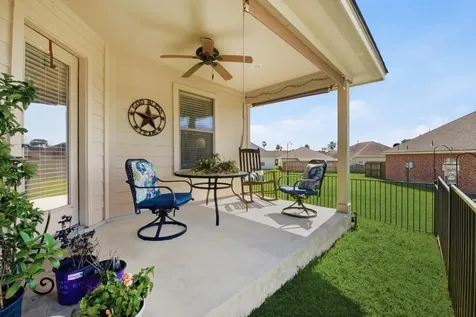 102 Golfview Court Montgomery TX 77356
