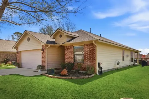 102 Golfview Court Montgomery TX 77356