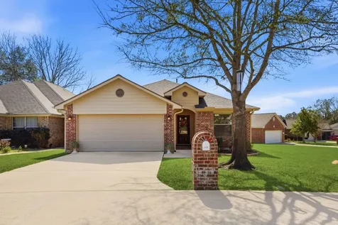 102 Golfview Court Montgomery TX 77356