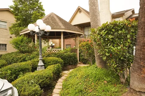 2121 Hepburn Street 716 Houston TX 77054