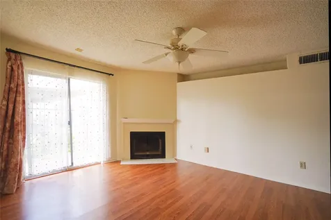 2121 Hepburn Street 716 Houston TX 77054
