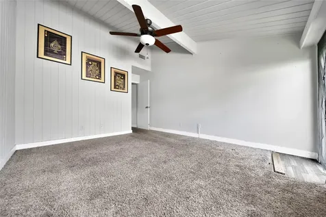 28 Lakeway Street Conroe TX 77304