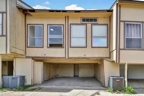 28 Lakeway Street Conroe TX 77304