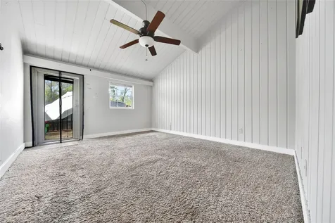 28 Lakeway Street Conroe TX 77304