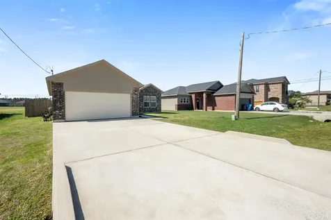 397 Road 5102 L Cleveland TX 77327